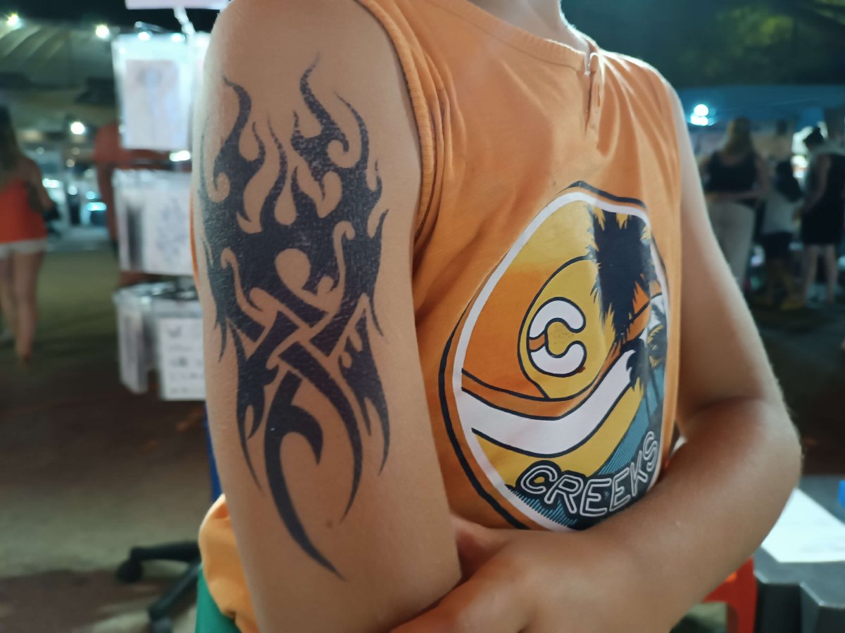 Tatouage au jagua flamme tribale - Force identité et esthétique