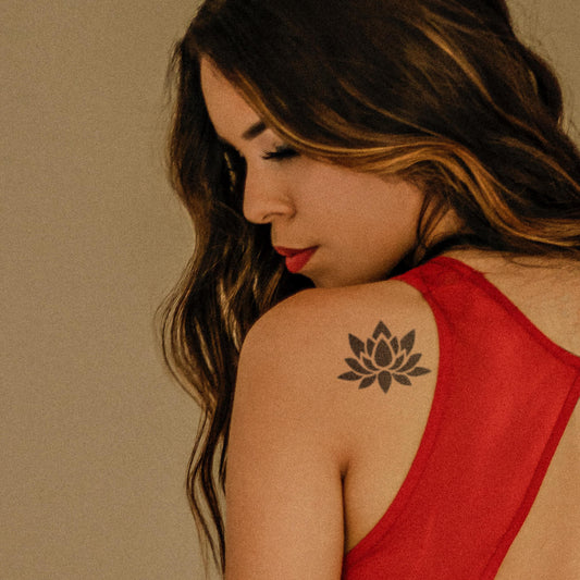 Pochoir Lotus pour tattoo à l'aérographe