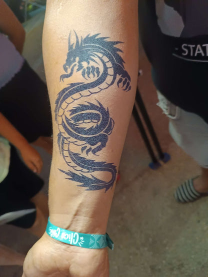 Tatouage au jagua de dragon - Puissance mythique et sagesse